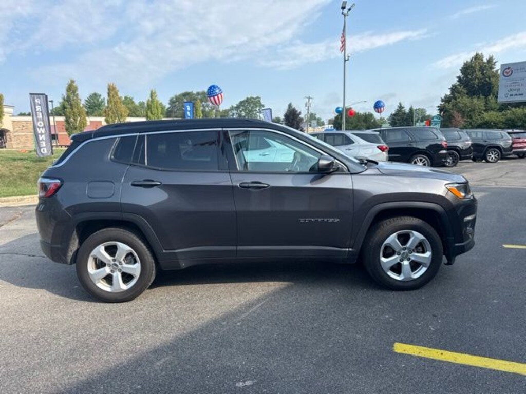 Used 2018 Jeep Compass Latitude SUV