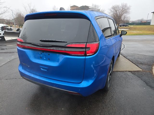 2026 Chrysler Pacifica Select - Photo 5