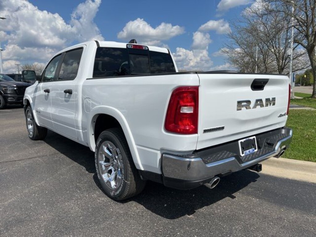 New 2026 Ram 1500 BIG HORN CREW CAB 4X4 5'7 BOX Pickup