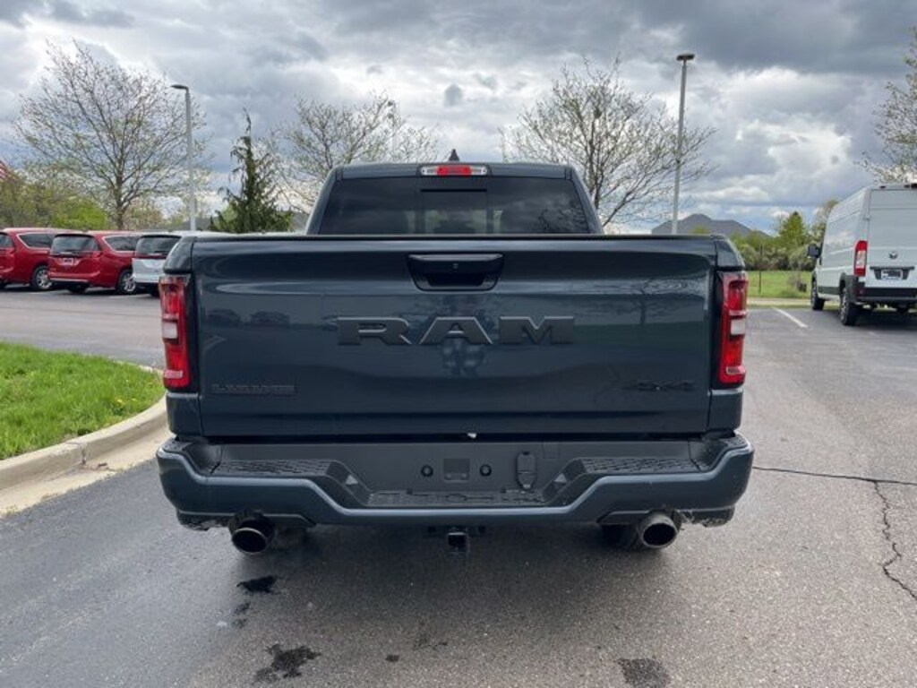 New 2026 Ram 1500 LARAMIE CREW CAB 4X4 5'7 BOX Pickup