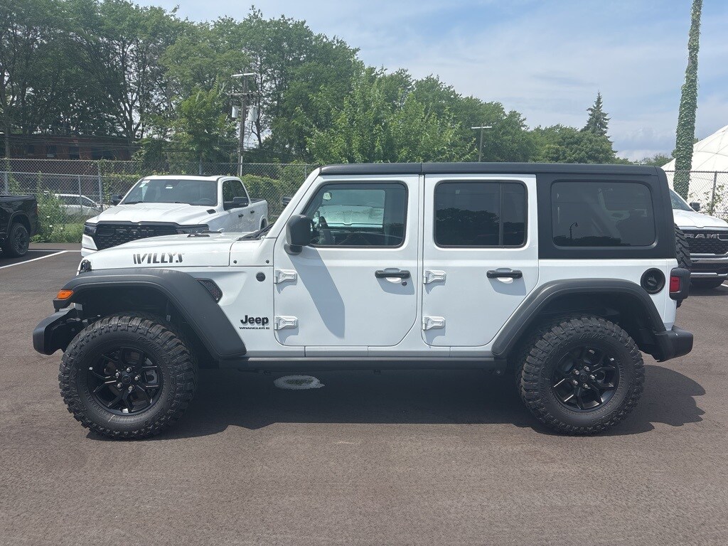 2025 Jeep Wrangler Willys photo 3