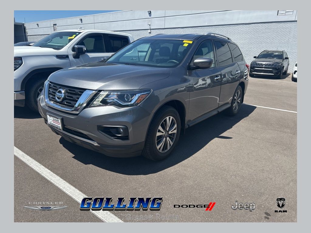 2017 Nissan Pathfinder SV 4WD's photo