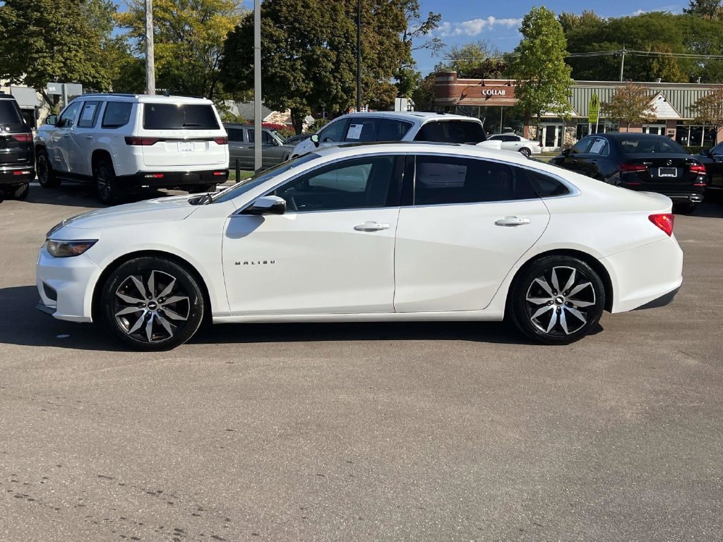 Used 2017 Chevrolet Malibu 1LT with VIN 1G1ZE5ST0HF118659 for sale in Detroit, MI