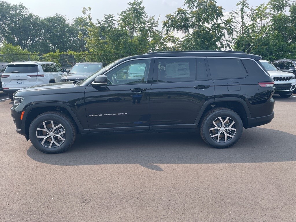 2025 Jeep Grand Cherokee Limited photo 2