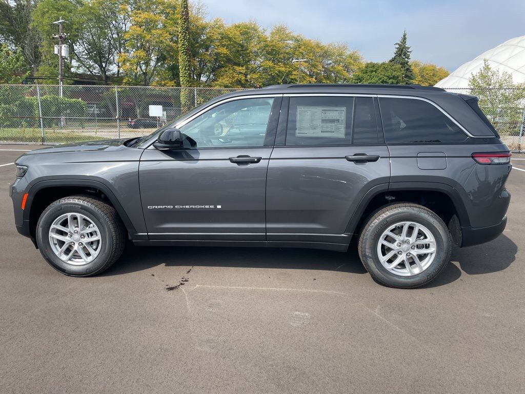 New 2025 Jeep Grand Cherokee LAREDO X 4X4 Sport Utility