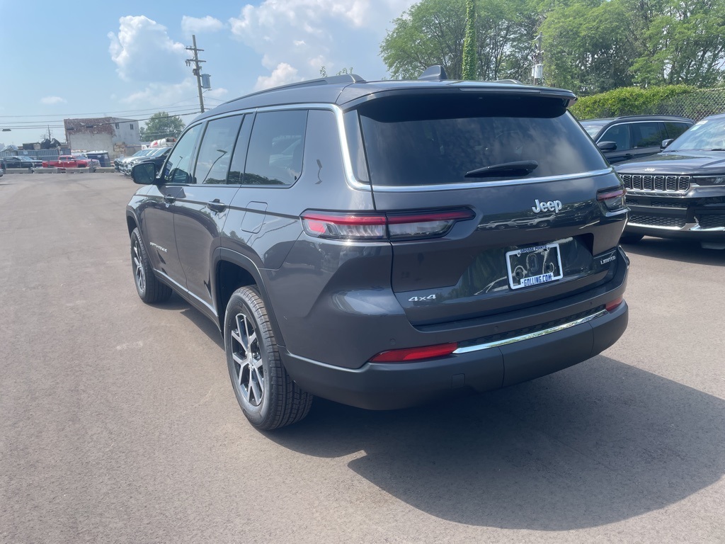 2025 Jeep Grand Cherokee Limited photo 3