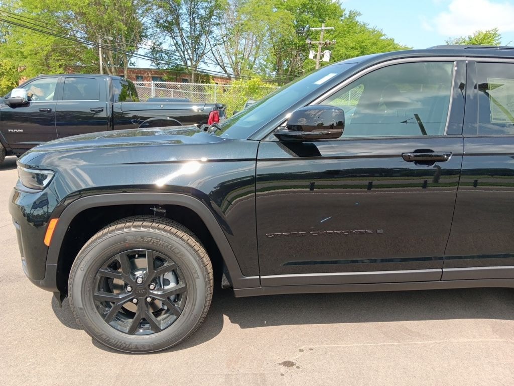 New 2026 Jeep Grand Cherokee LAREDO ALTITUDE 4X4 Sport Utility