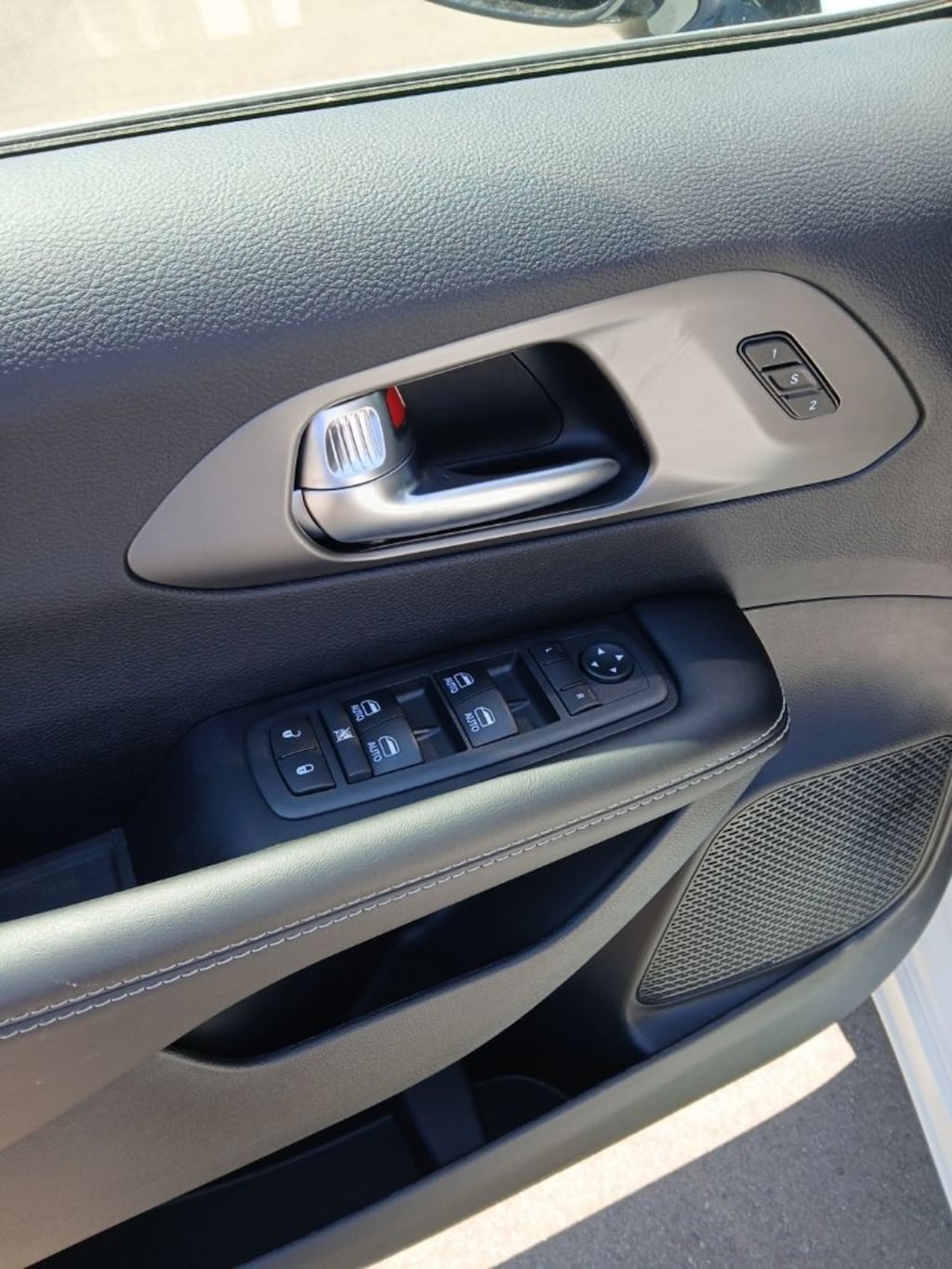 New 2027 Chrysler Pacifica SELECT AWD Passenger Van