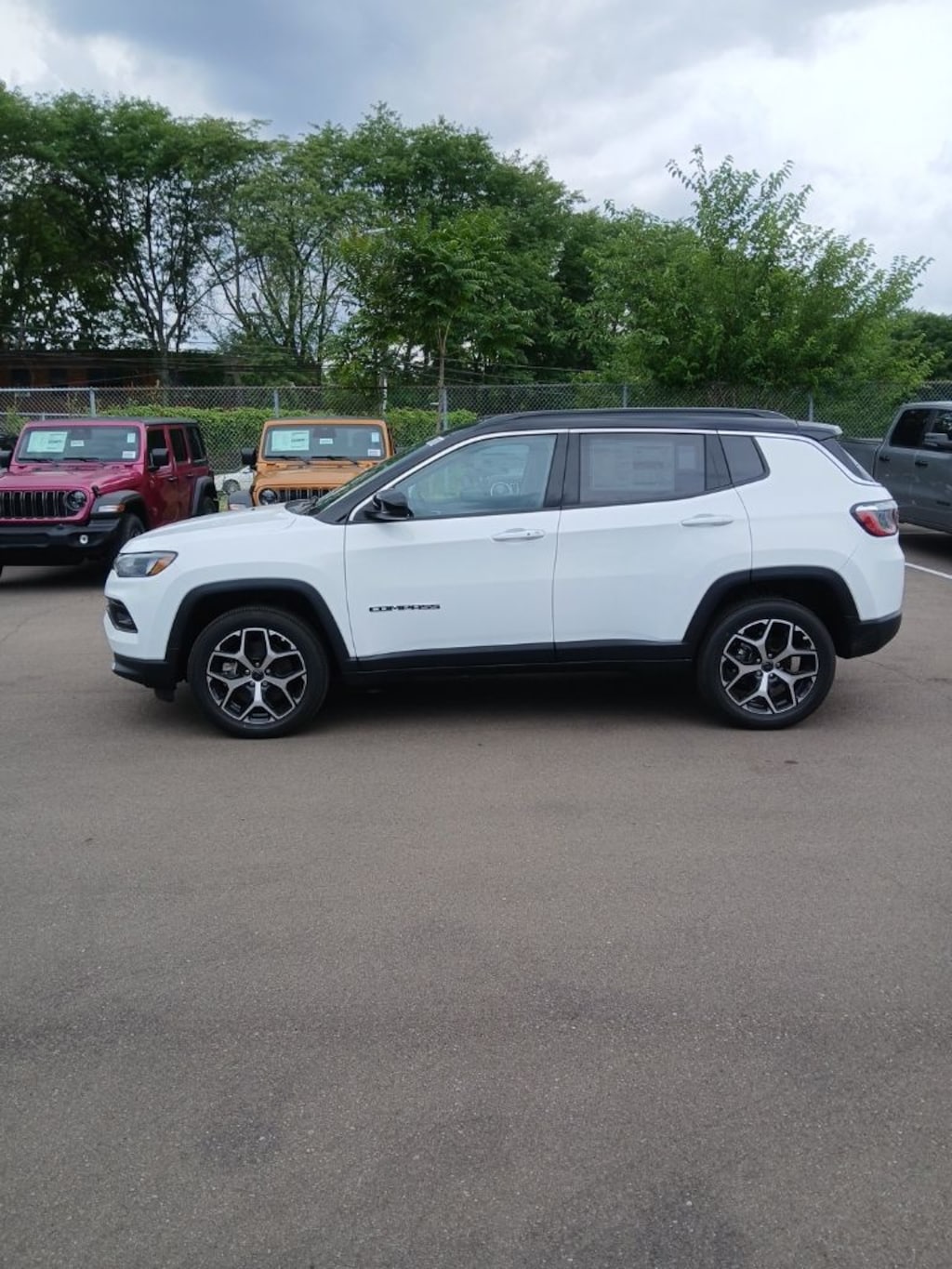 New 2026 Jeep Compass LIMITED 4X4 Sport Utility