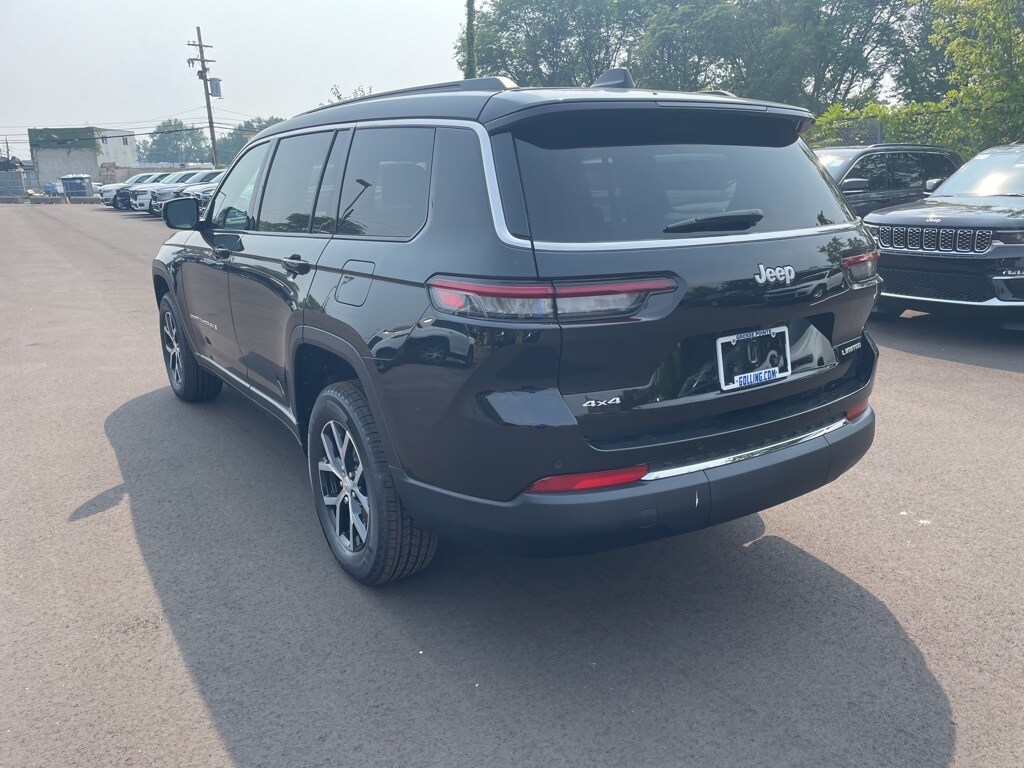 2025 Jeep Grand Cherokee Limited photo 3