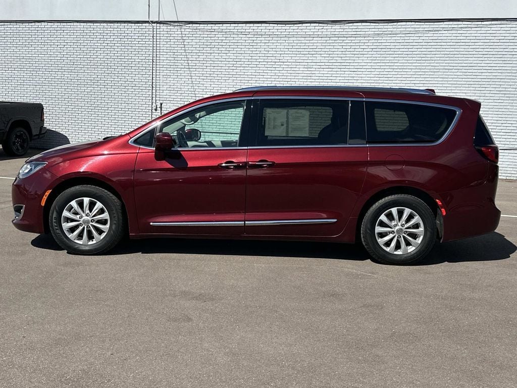 Used 2018 Chrysler Pacifica Touring L Plus with VIN 2C4RC1EG8JR294121 for sale in Detroit, MI