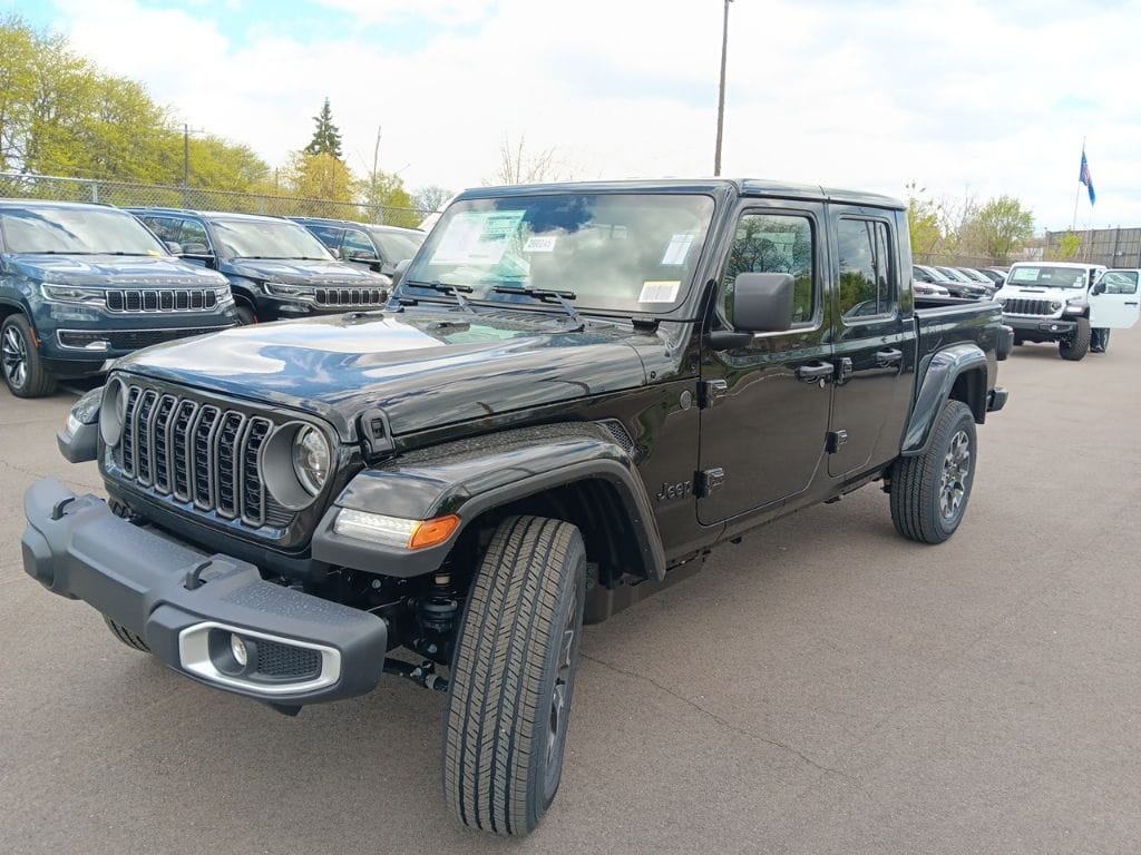 2026 Jeep Gladiator Sahara Auto's photo