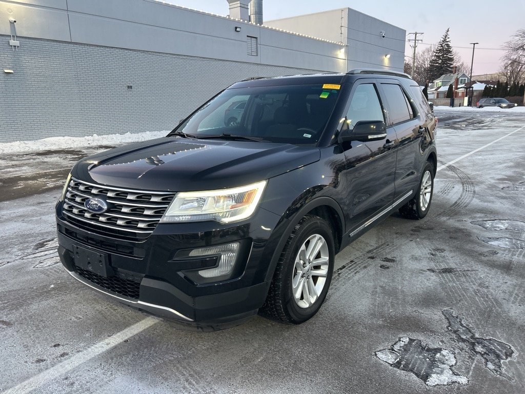 Used 2017 Ford Explorer XLT SUV