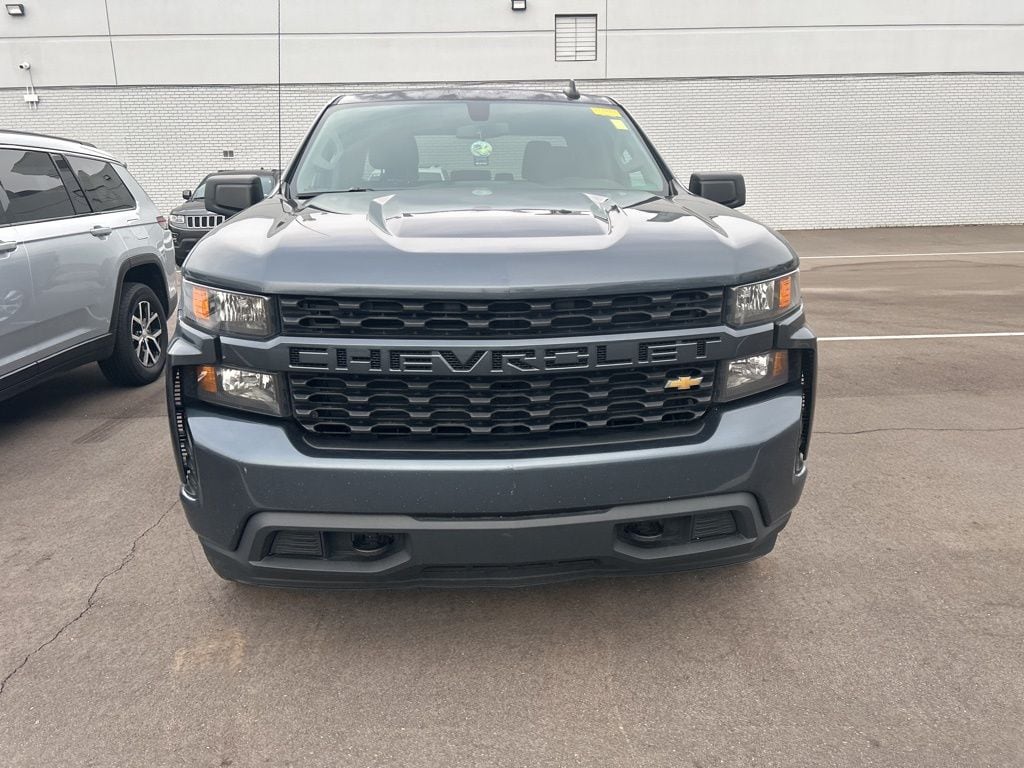 Used 2020 Chevrolet Silverado 1500 Custom with VIN 1GCRYBEK4LZ195459 for sale in Detroit, MI