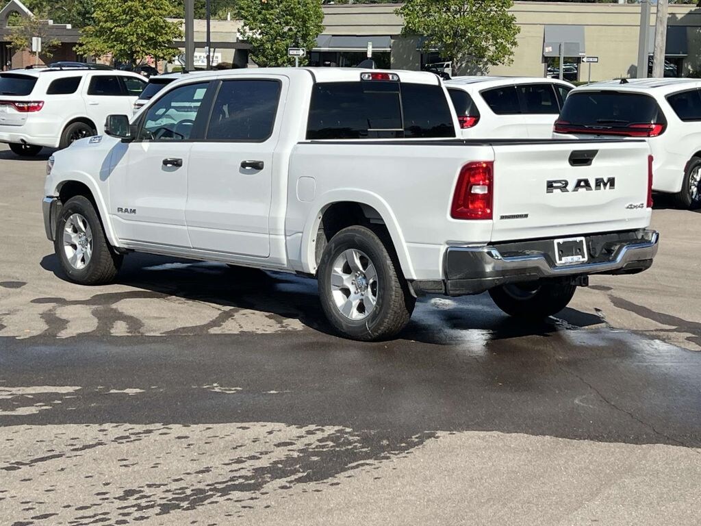 New 2026 Ram 1500 BIG HORN CREW CAB 4X4 5'7 BOX Pickup