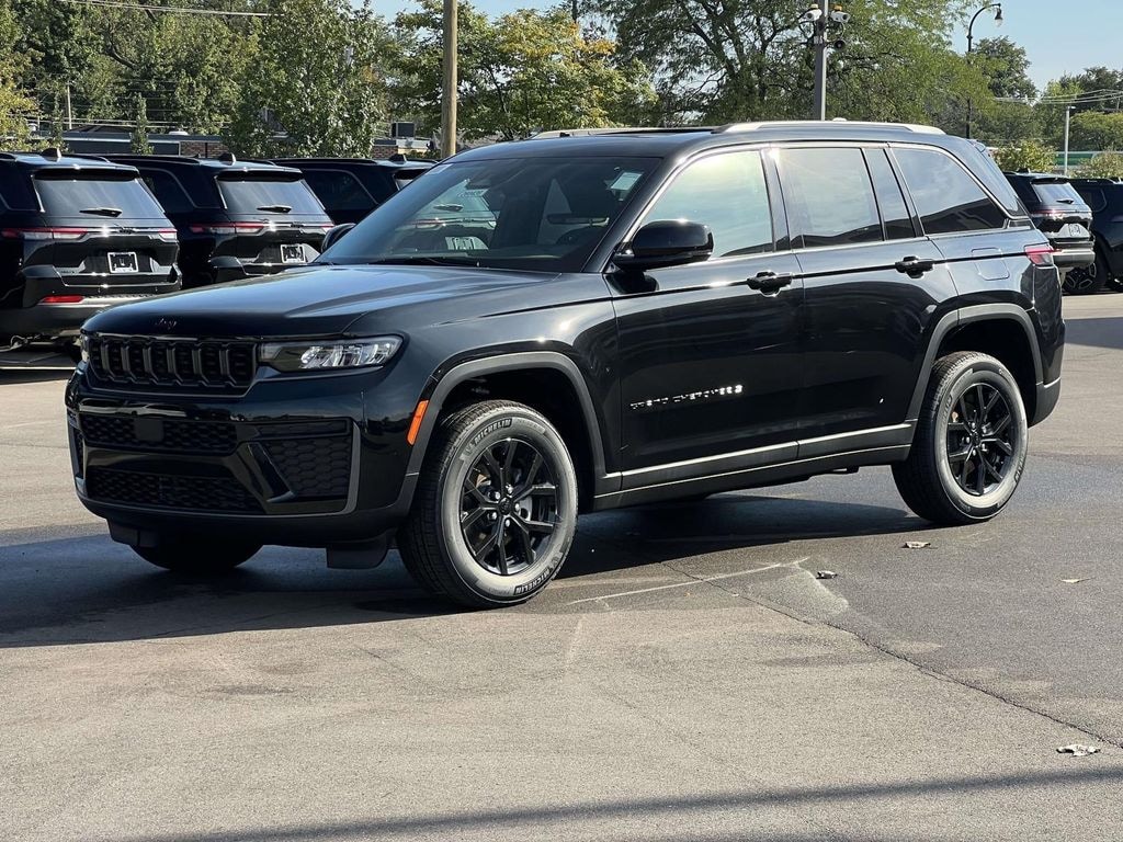 New 2026 Jeep Grand Cherokee LAREDO ALTITUDE 4X4 Sport Utility