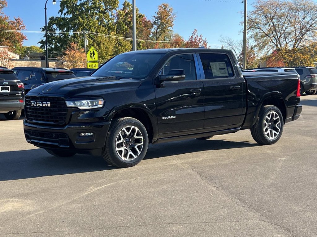 2027 Ram 1500 LARAMIE CREW CAB 4X4 5'7 BOX Pickup