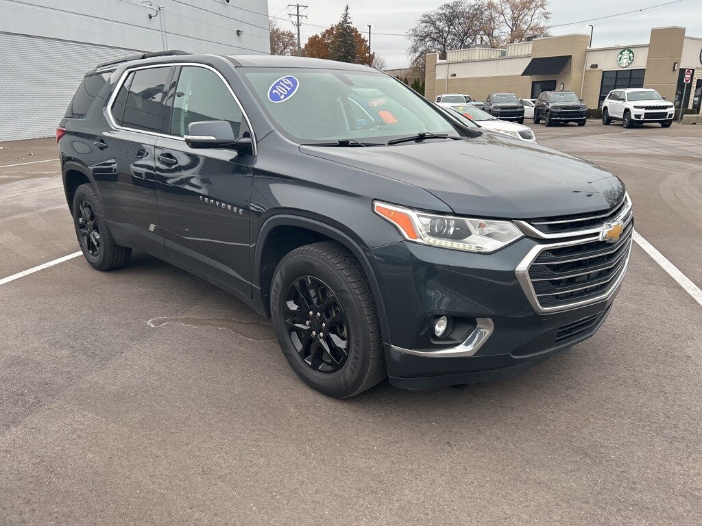 2019 Chevrolet Traverse Cloth 1LT photo 3