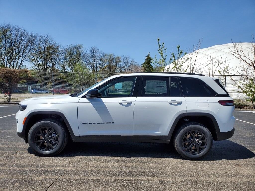 2025 Jeep Grand Cherokee Altitude X photo 2