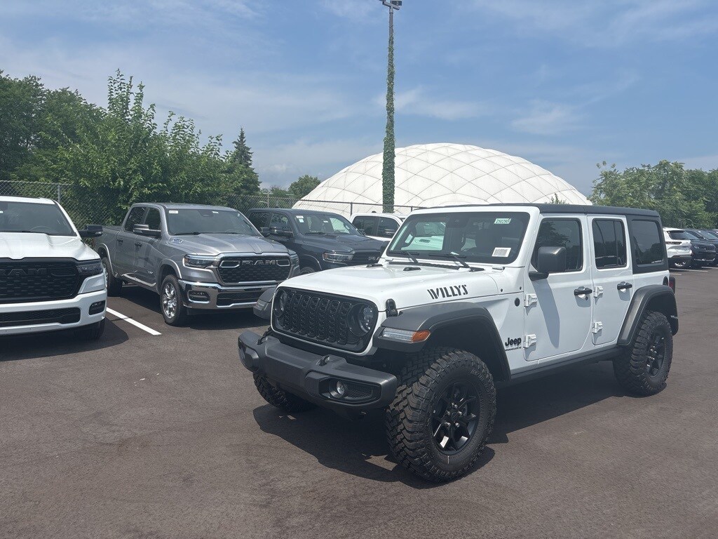2025 Jeep Wrangler Willys photo 2
