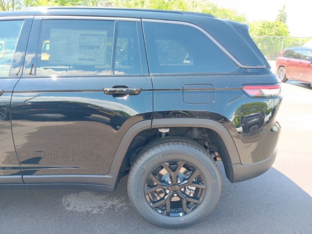 Used 2026 Jeep Grand Cherokee Altitude SUV
