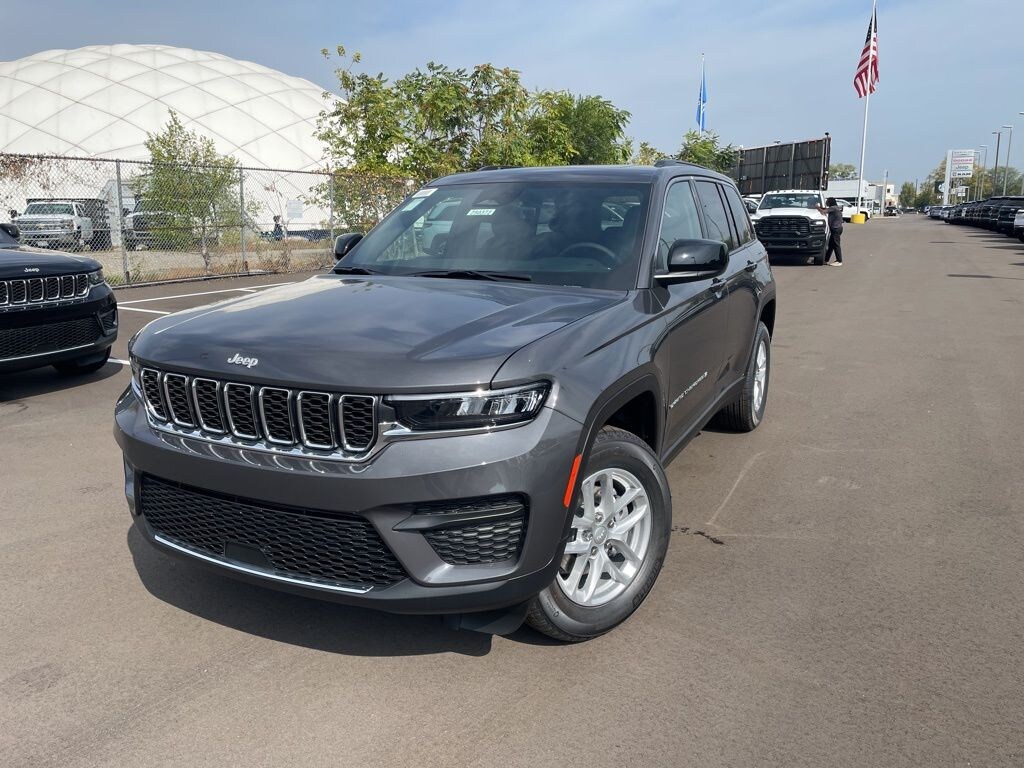 New 2025 Jeep Grand Cherokee LAREDO X 4X4 Sport Utility