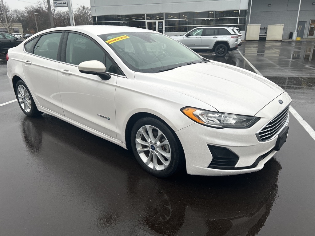 Used 2019 Ford Fusion Hybrid SE Sedan