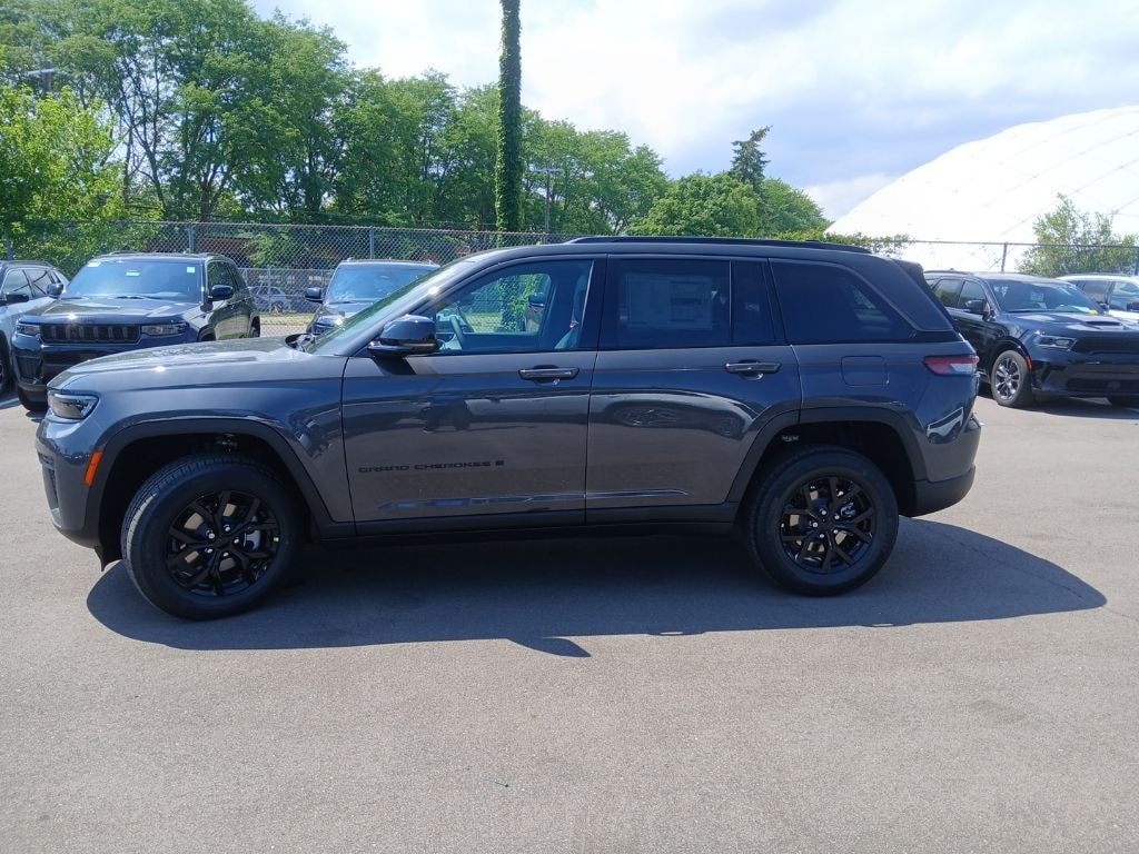 New 2026 Jeep Grand Cherokee LAREDO ALTITUDE 4X4 Sport Utility