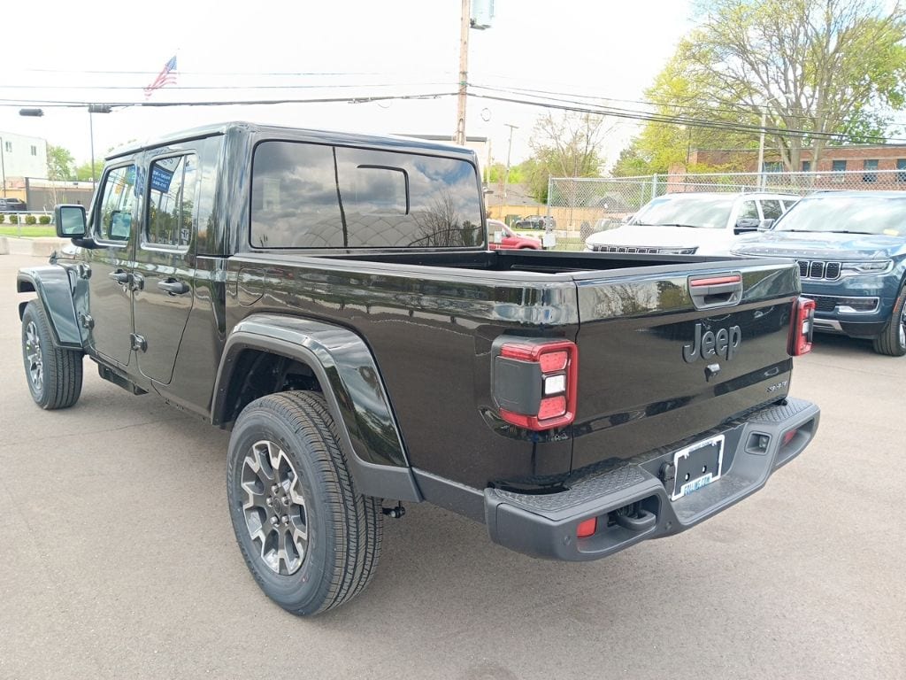New 2026 Jeep Gladiator SAHARA 4X4 Pickup