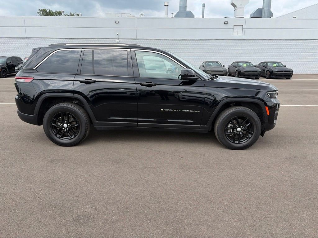 Certified 2023 Jeep Grand Cherokee Laredo SUV