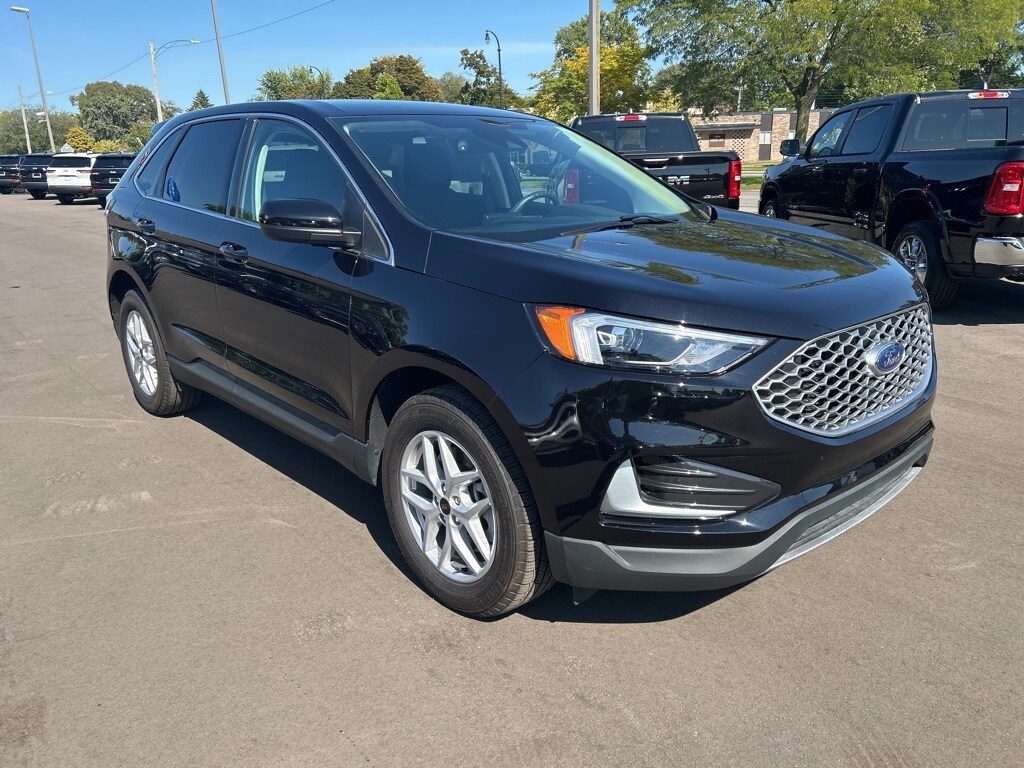 2023 Ford Edge SEL photo 3