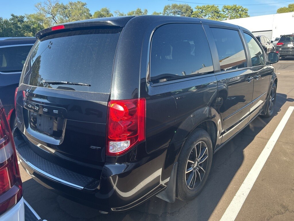 2017 Dodge Grand Caravan GT photo 3