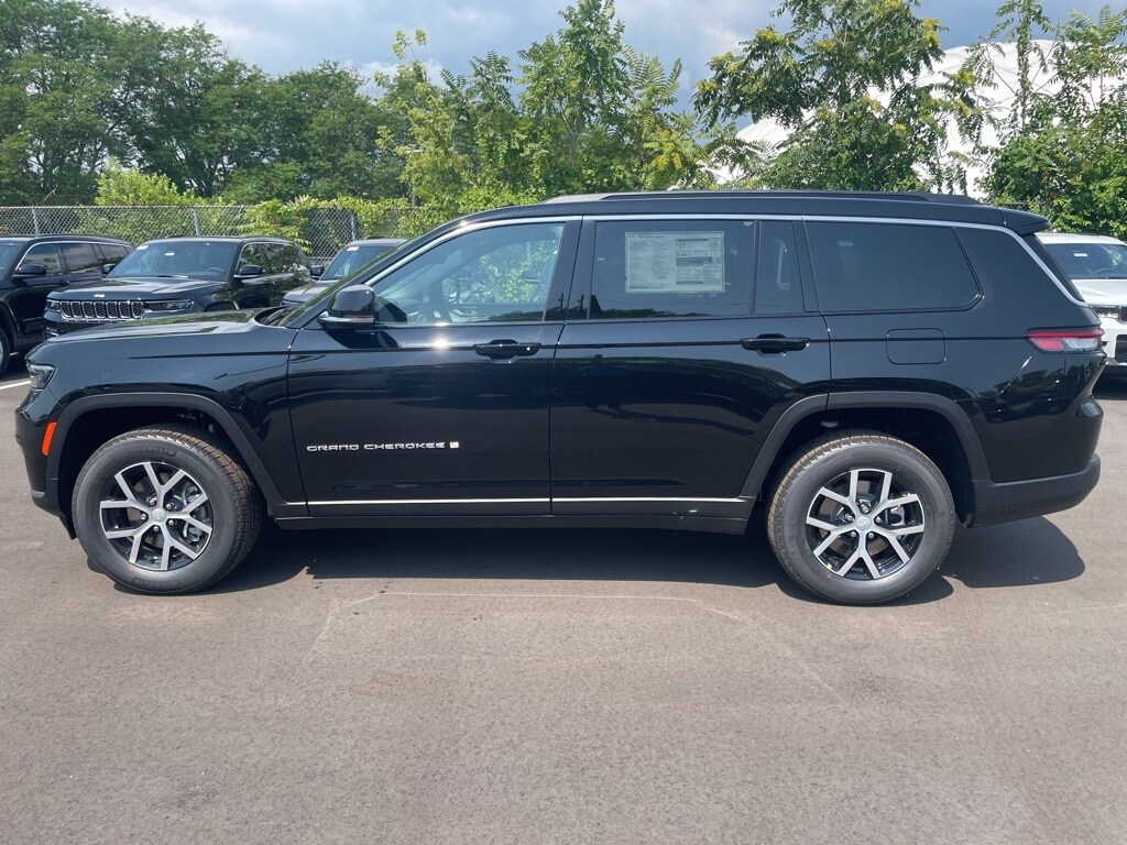 2025 Jeep Grand Cherokee Limited photo 2