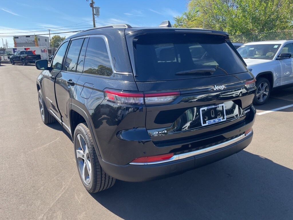 2025 Jeep Grand Cherokee Limited photo 3