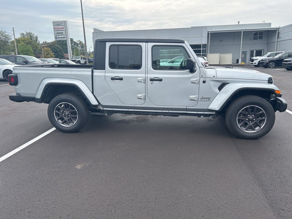 2023 Jeep Gladiator Overland photo 4
