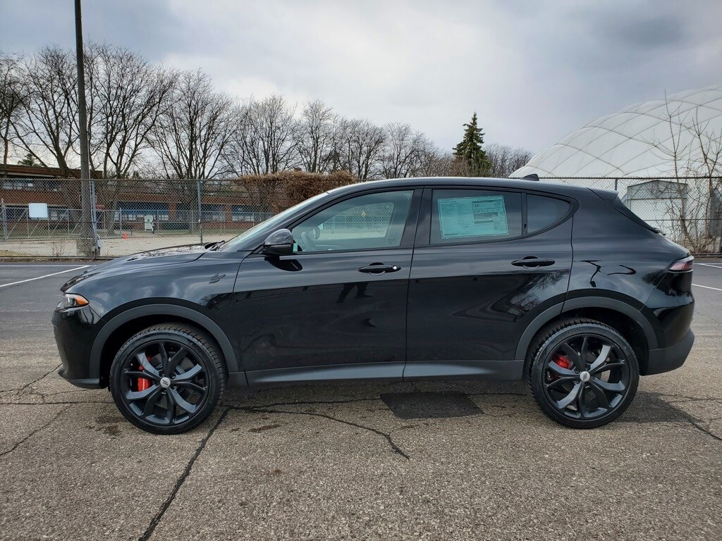 2024 Dodge Hornet GT photo 2