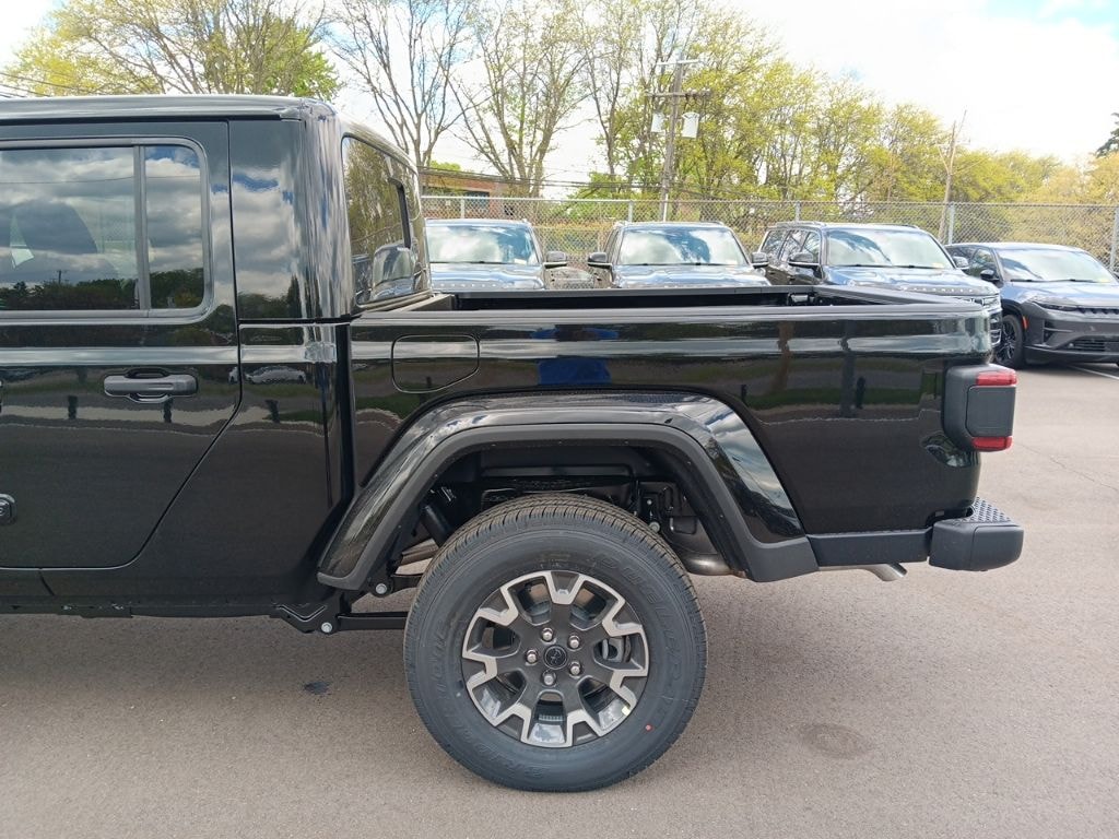 New 2026 Jeep Gladiator SAHARA 4X4 Pickup