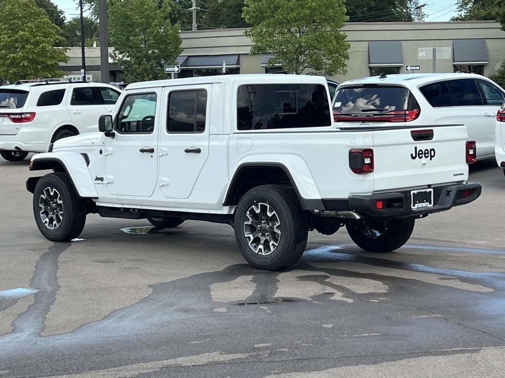 New 2026 Jeep Gladiator SAHARA 4X4 Pickup