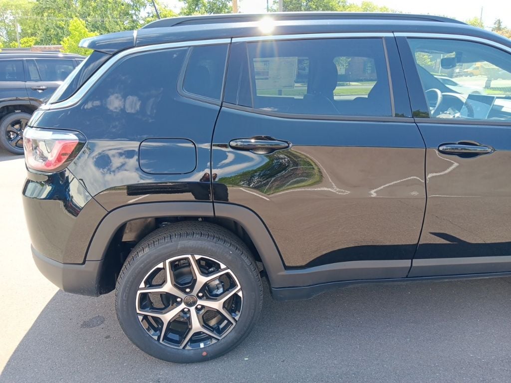 2026 Jeep Compass Limited - Photo 7