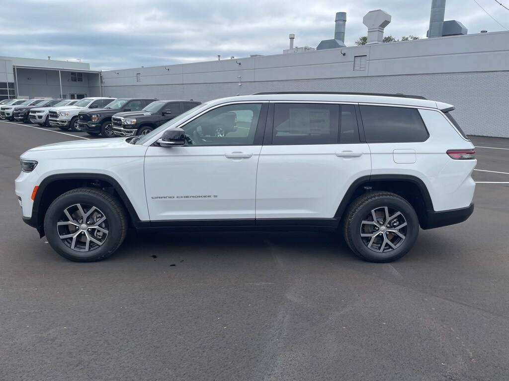 2025 Jeep Grand Cherokee Limited photo 3