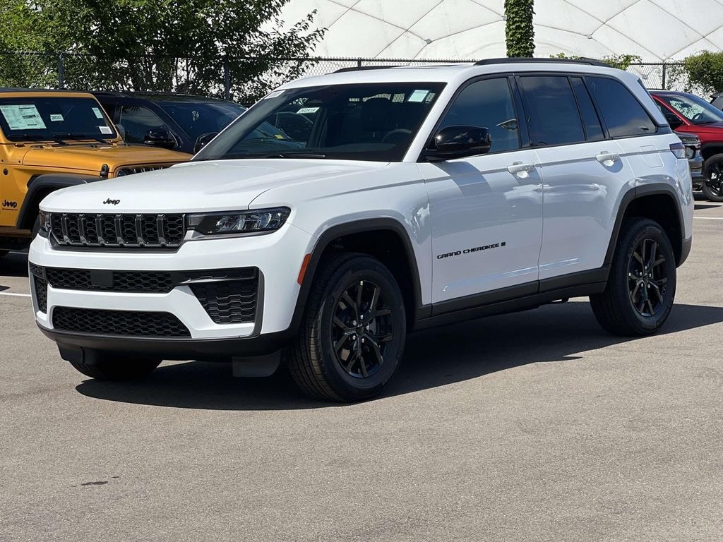New 2026 Jeep Grand Cherokee LAREDO ALTITUDE 4X4 Sport Utility
