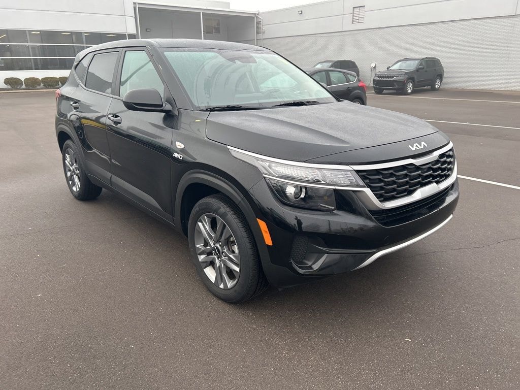 Used 2023 Kia Seltos LX SUV