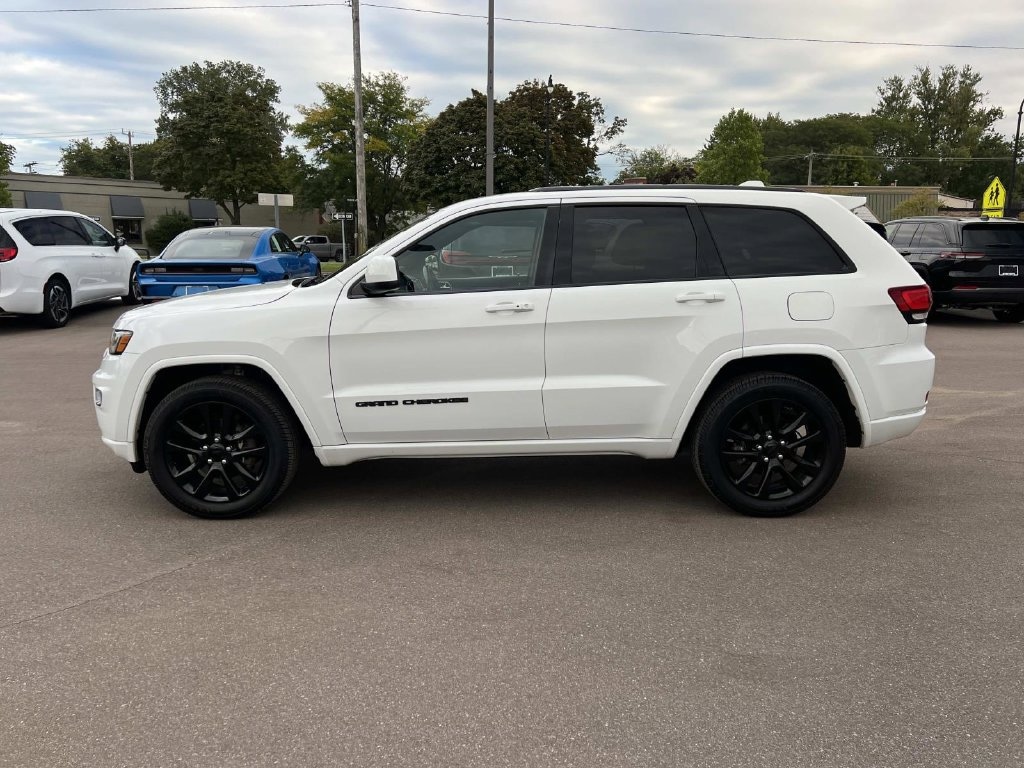 Used 2019 Jeep Grand Cherokee Altitude SUV