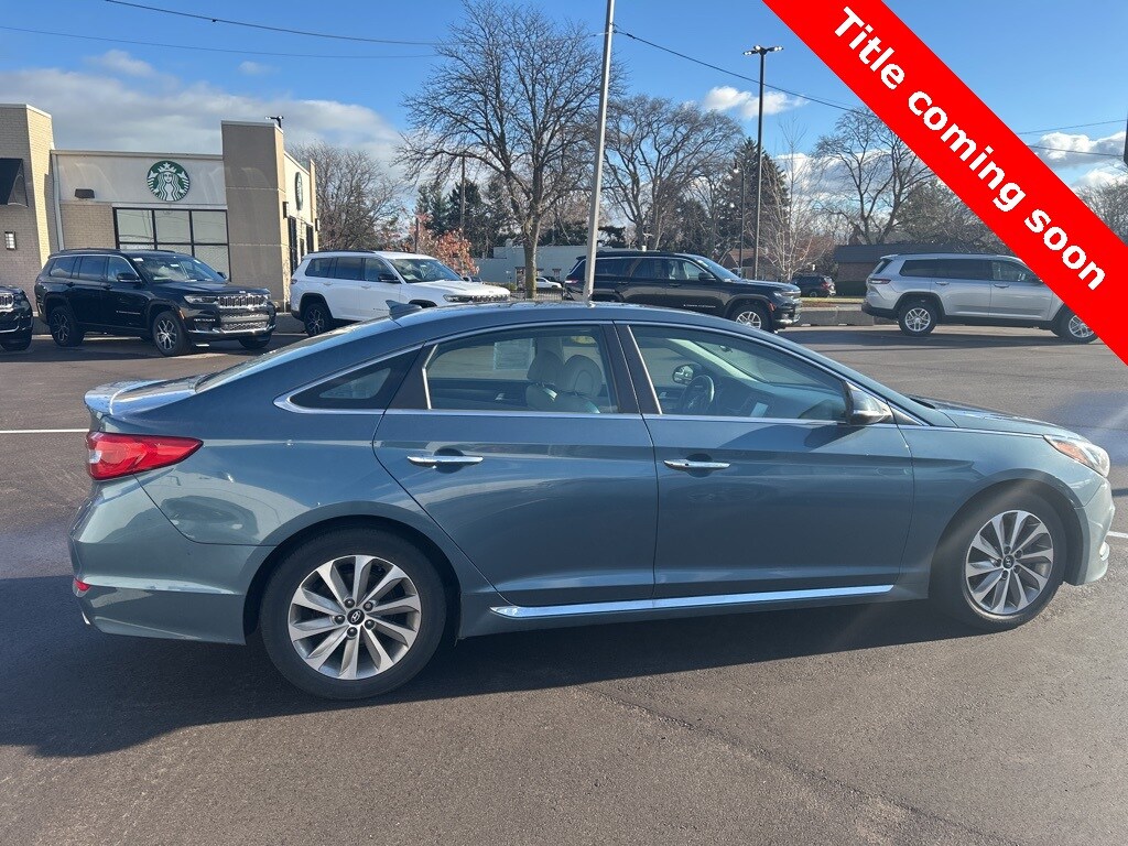 2017 Hyundai Sonata Sport photo 2