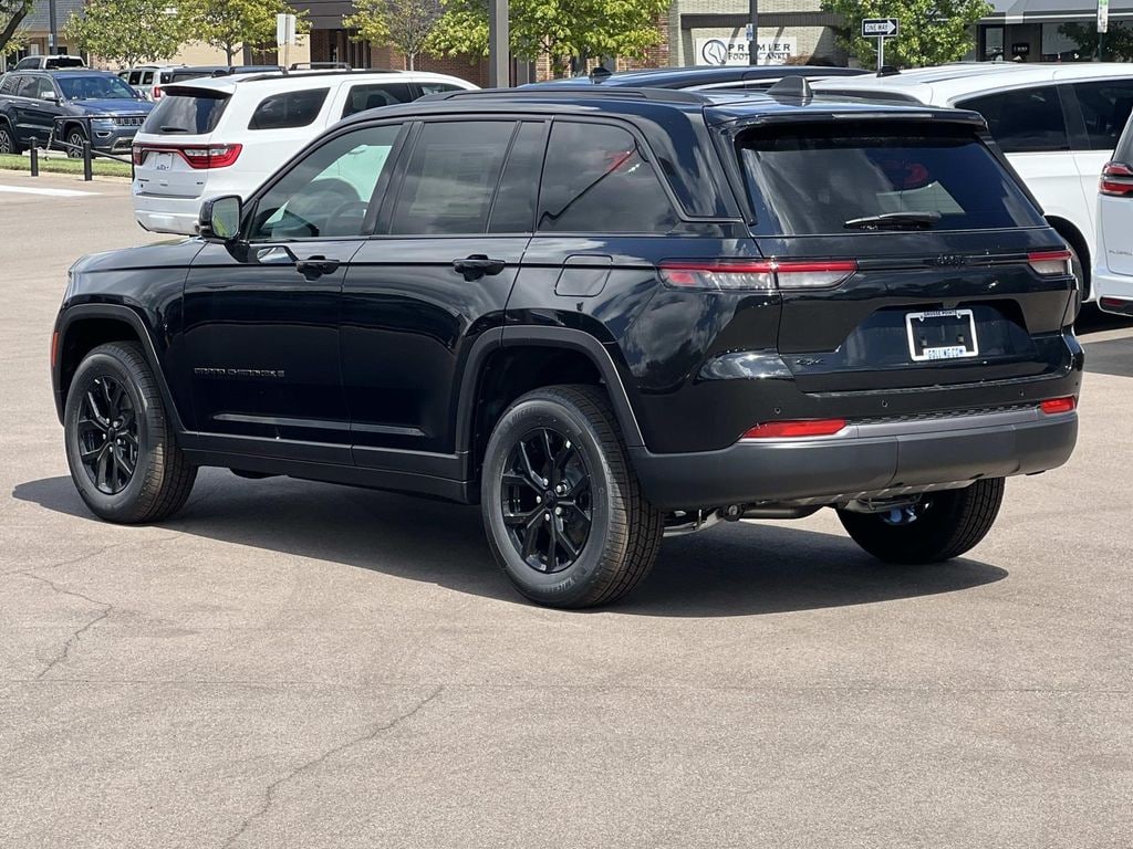 New 2026 Jeep Grand Cherokee LAREDO ALTITUDE 4X4 Sport Utility