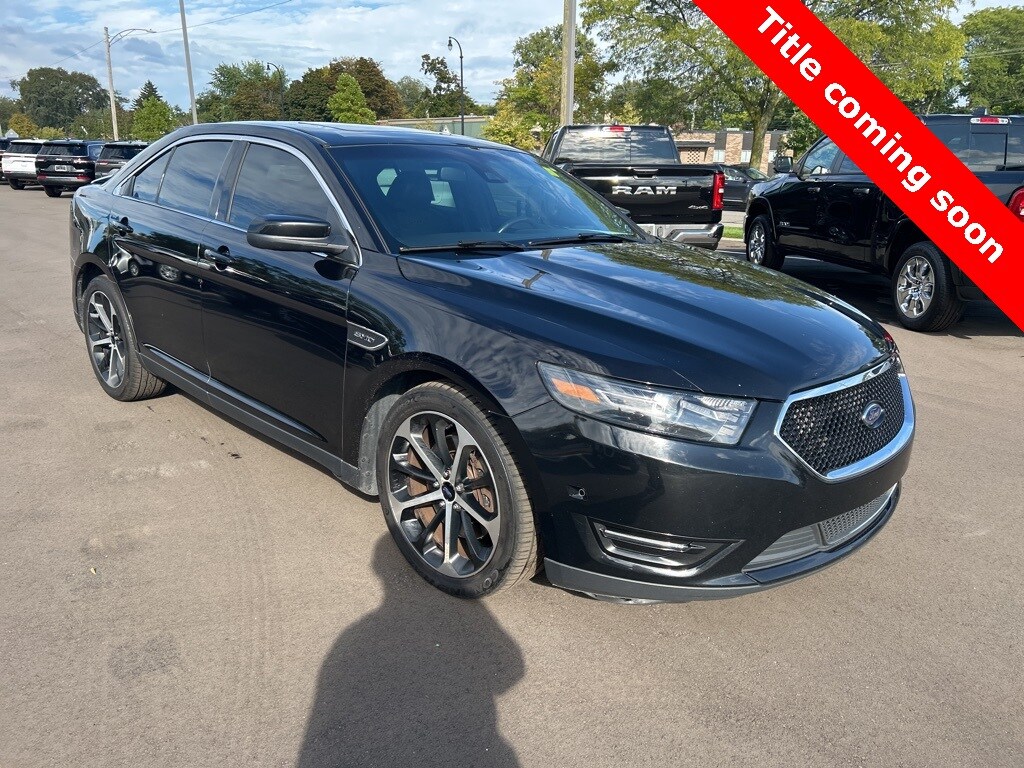 2016 Ford Taurus SHO photo 3