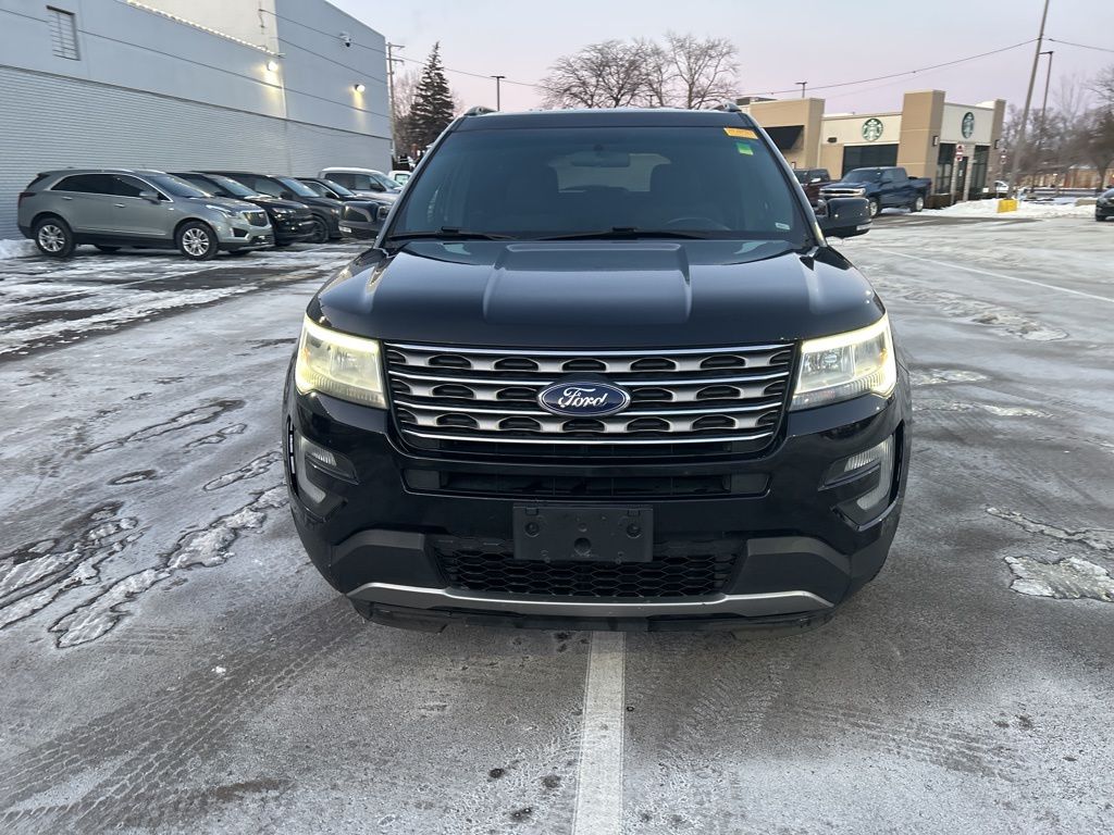 Used 2017 Ford Explorer XLT with VIN 1FM5K7D88HGB29367 for sale in Detroit, MI