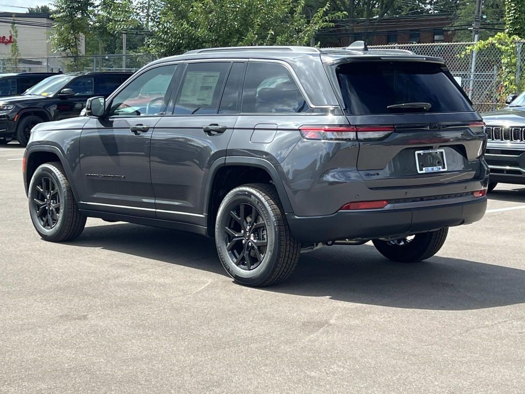New 2026 Jeep Grand Cherokee LAREDO ALTITUDE 4X4 Sport Utility