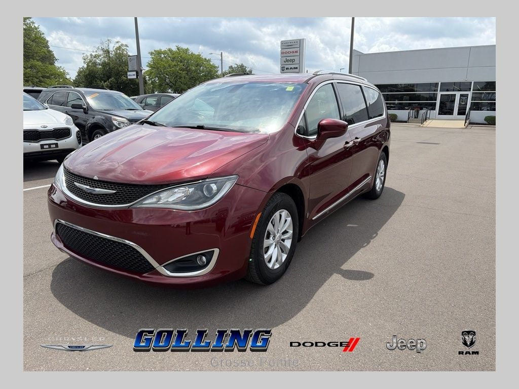 Used 2018 Chrysler Pacifica Touring L Plus Minivan/Van