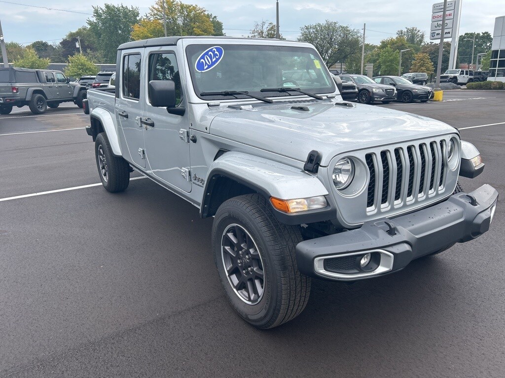 2023 Jeep Gladiator Overland photo 3